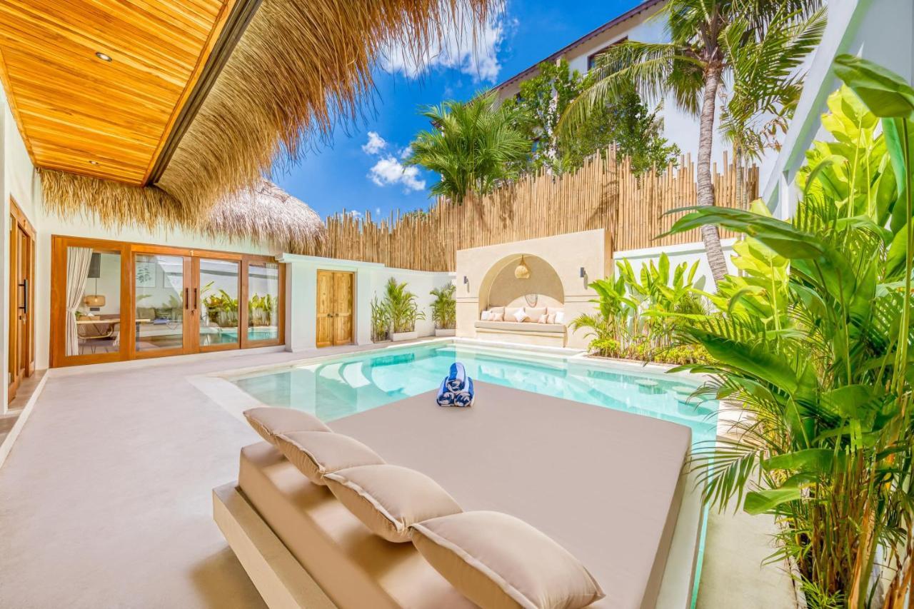Biệt thự Waikiki - Brand New 4bdr With Huge Pool Seminyak (Bali)