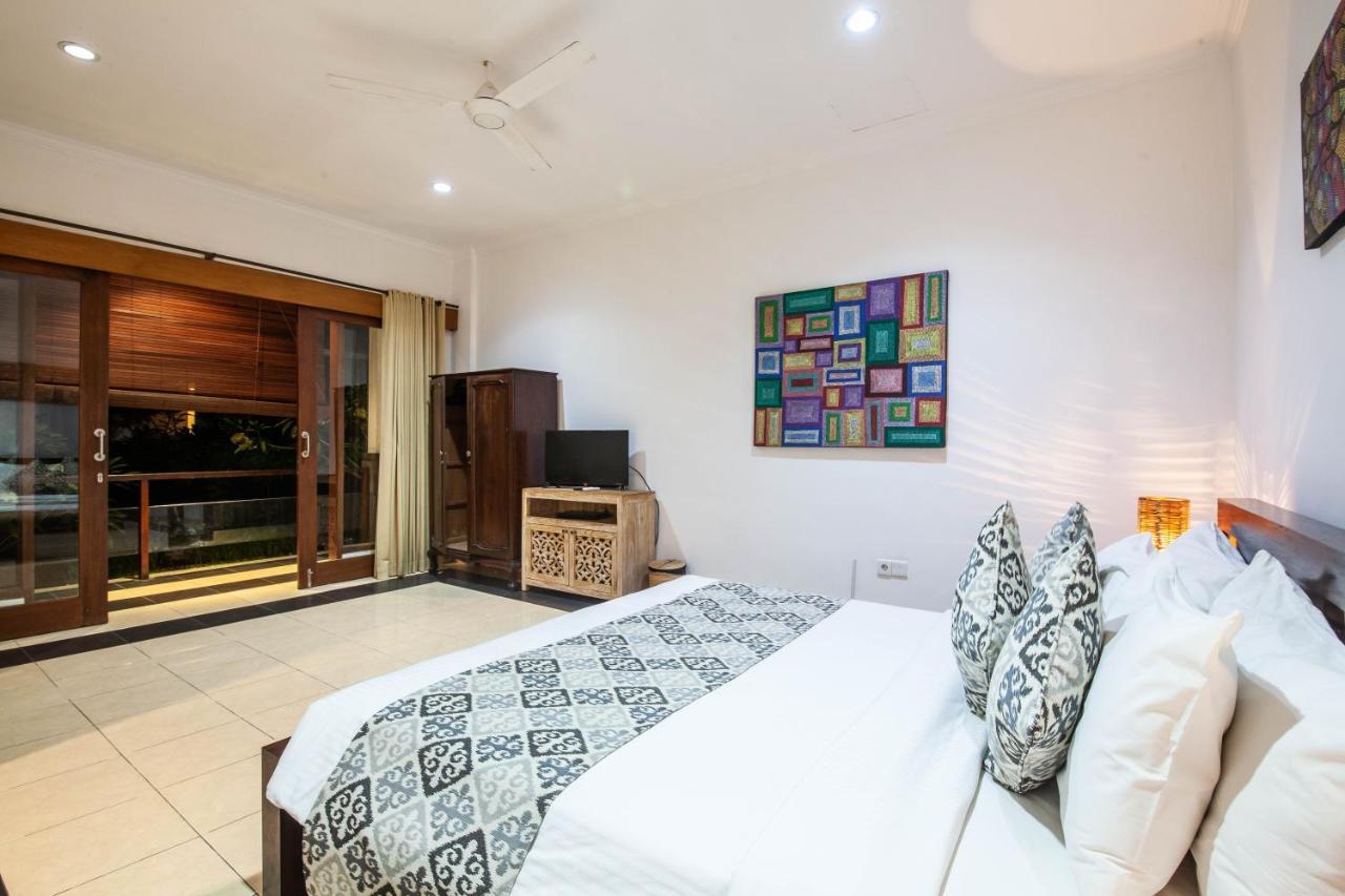 3-br Private Pool Kayu Aya Walk To Seminyak (Bali)