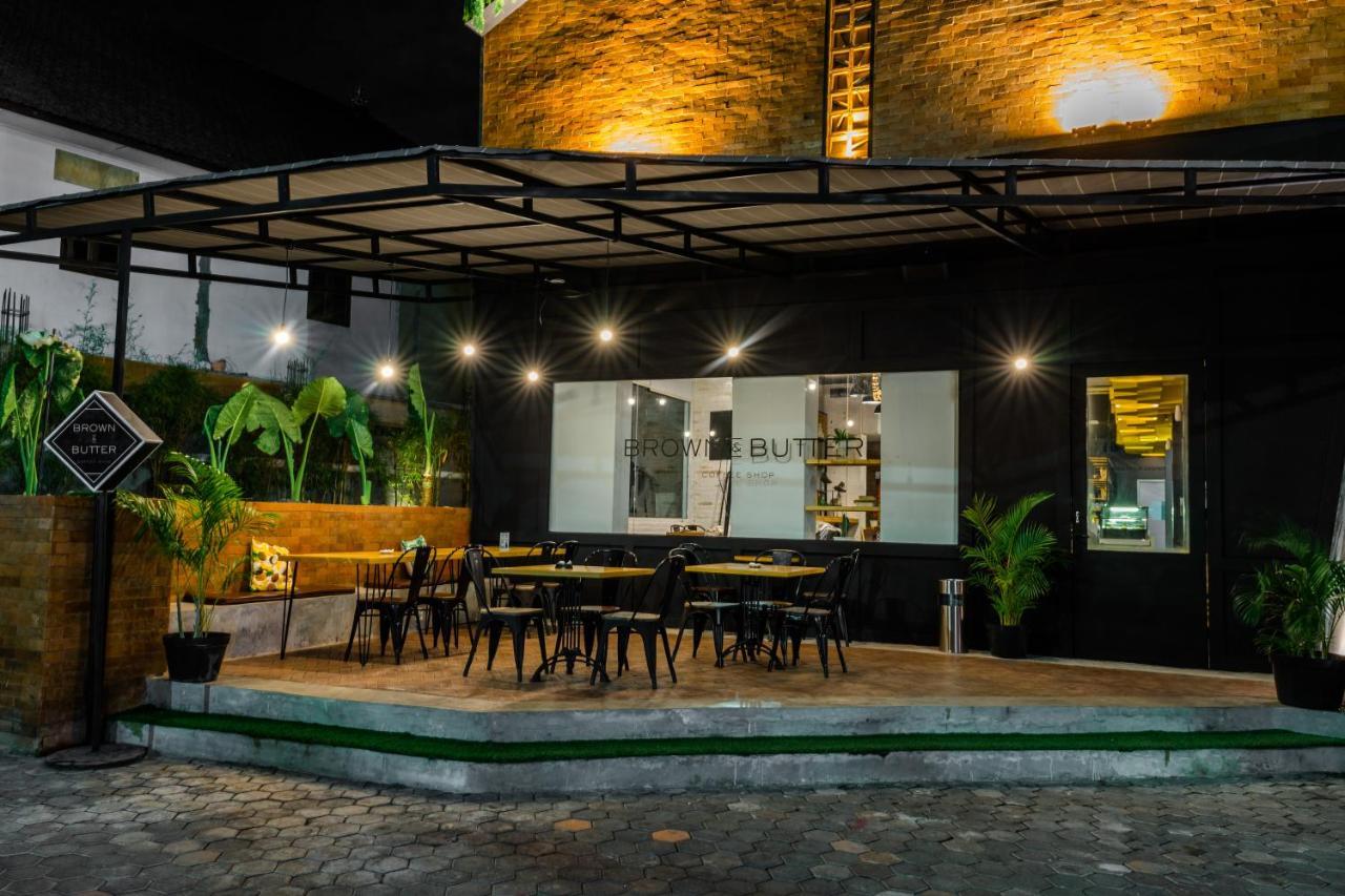 Hotel Berry Biz Sunset Road Seminyak