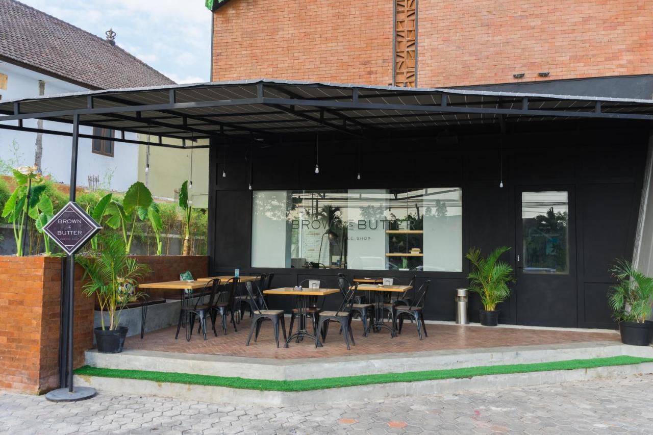 Berry Biz Sunset Road Seminyak