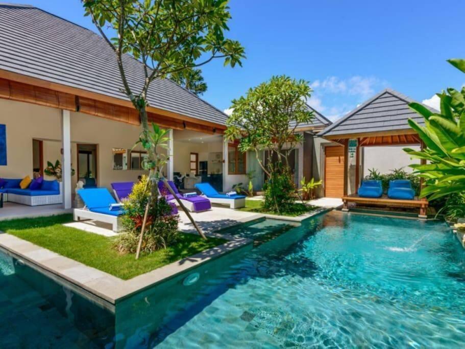 Villa 4br With Private Pool Near Seminyak (Bali)
