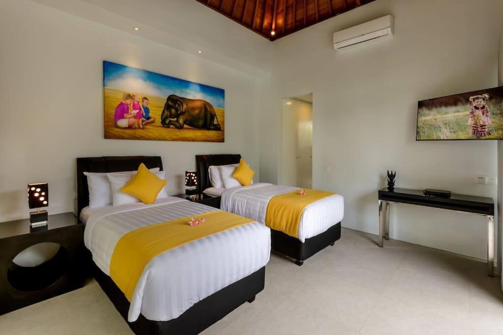 Villa 4br With Private Pool Near *
