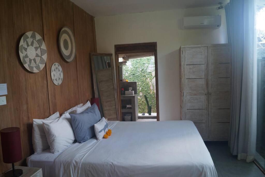 Joglo Oberoi Beautiful 4br Prime Location