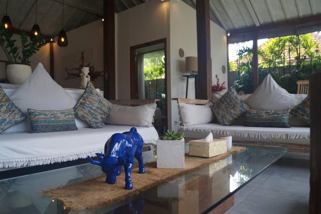 Villa Joglo Oberoi Beautiful 4br Prime Location *