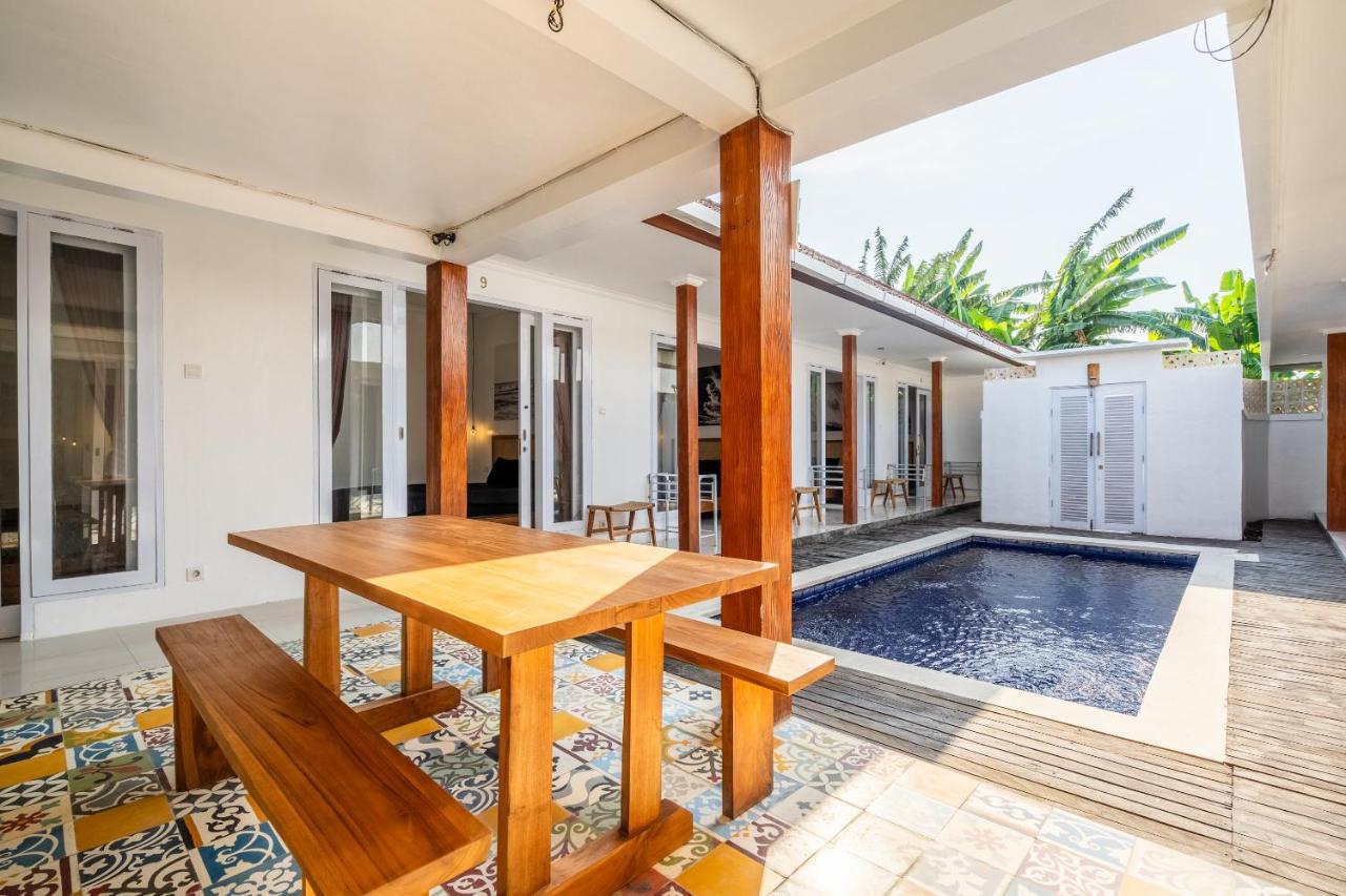 Lumturi House - Centrally Located Guest house *
