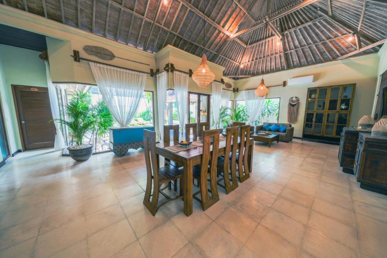 Villa Chandi 2 - Legian - - 5 Bedroom 4 Bathroom - Great Location ! *