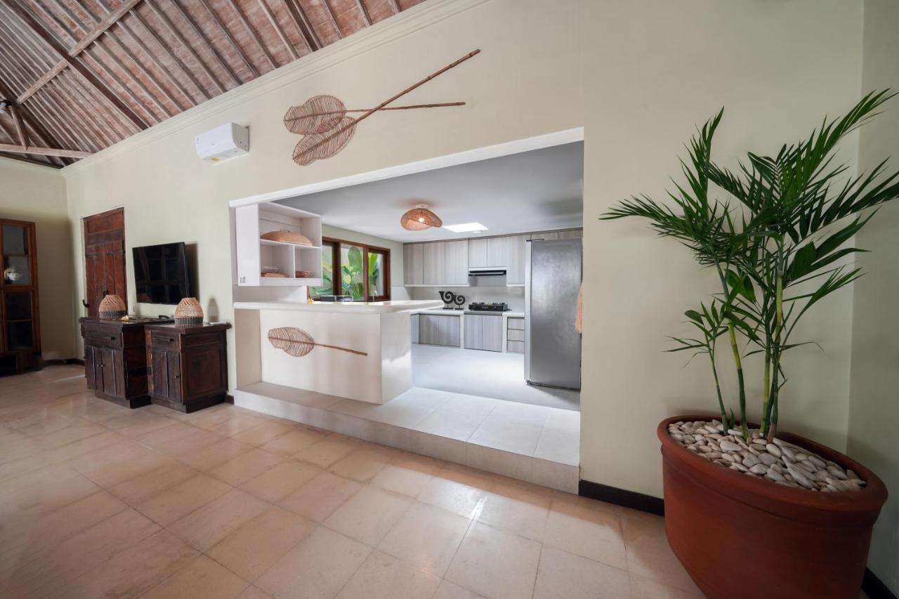 Villa Chandi 2 - Legian - - 5 Bedroom 4 Bathroom - Great Location ! *