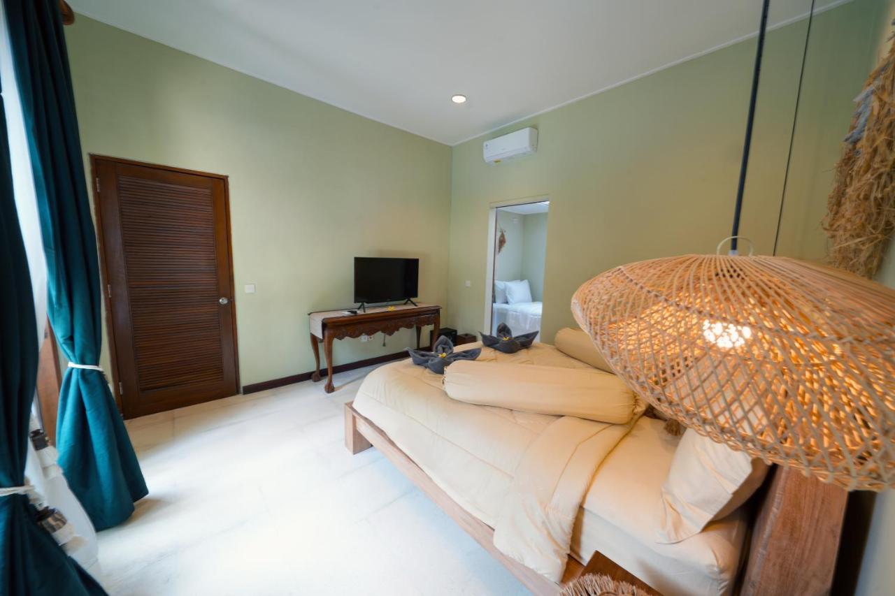 Chandi 2 - Legian - - 5 Bedroom 4 Bathroom - Great Location ! Villa *