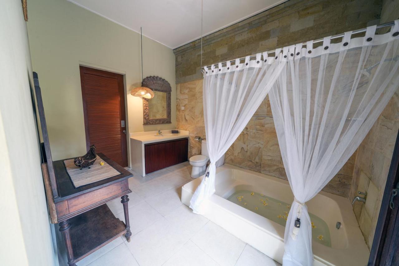 Villa Chandi 2 - Legian - - 5 Bedroom 4 Bathroom - Great Location !