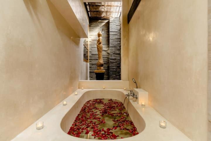 Luxurious Double King W/pool & Wifi+ Carpark * Seminyak (Bali)