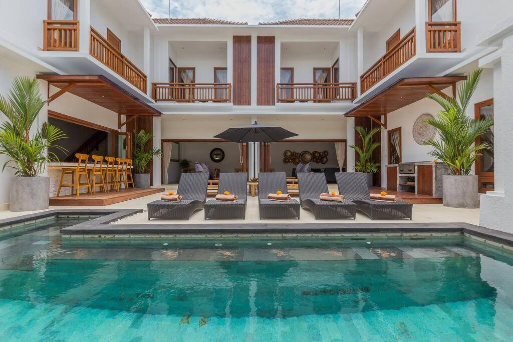 Lima - 5 Bdrs, Bbq, Living With Ac And Private Pool Seminyak (Bali)
