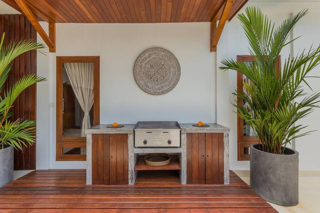 Lima - 5 Bdrs, Bbq, Living With Ac And Private Pool Villa