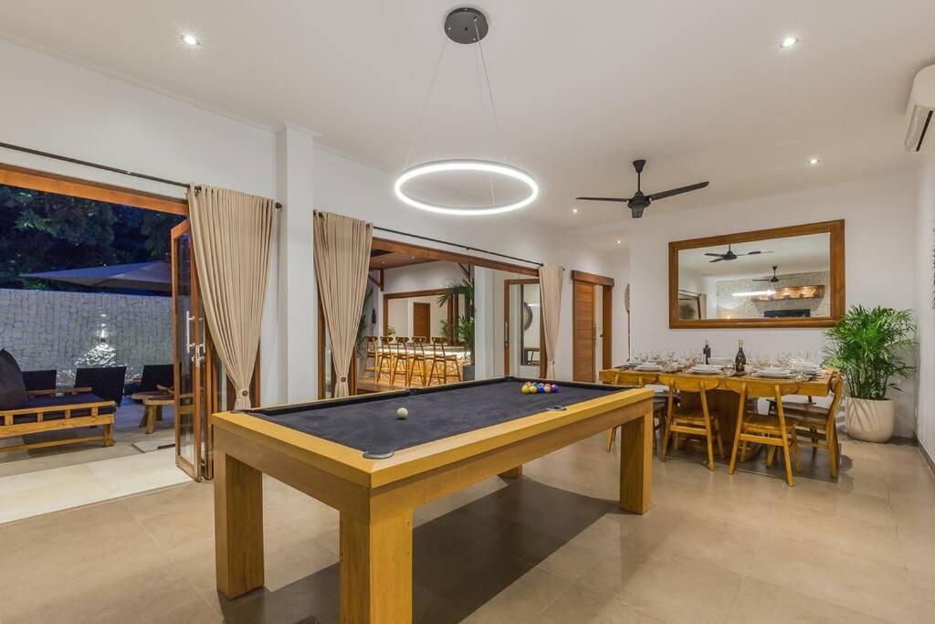 Lima - 5 Bdrs, Bbq, Living With Ac And Private Pool Seminyak (Bali)