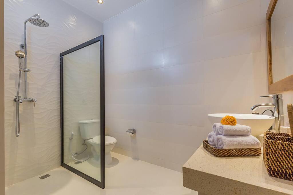 Lima - 5 Bdrs, Bbq, Living With Ac And Private Pool Seminyak (Bali)
