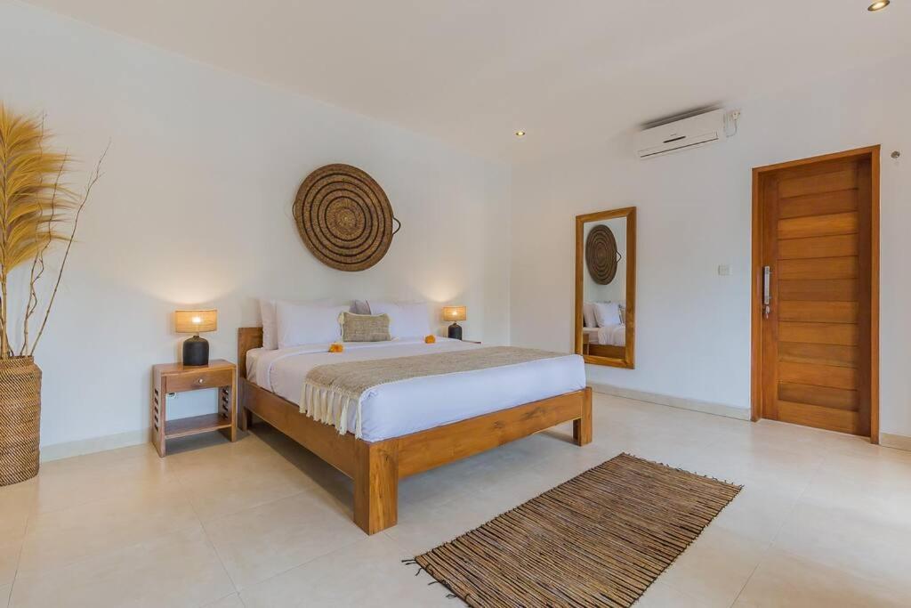 Lima - 5 Bdrs, Bbq, Living With Ac And Private Pool Seminyak (Bali)