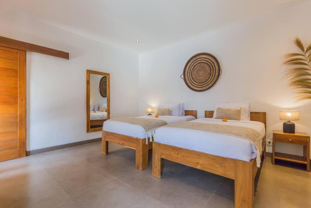 Villa Lima - 5 Bdrs, Bbq, Living With Ac And Private Pool Seminyak (Bali)