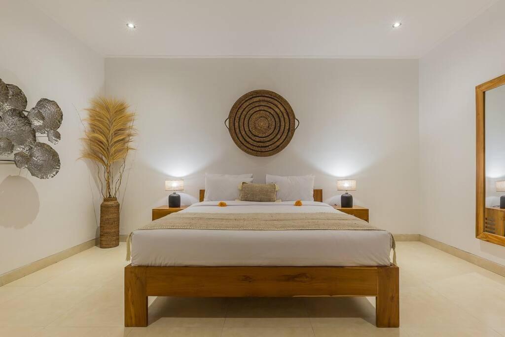 Lima - 5 Bdrs, Bbq, Living With Ac And Private Pool Villa Seminyak (Bali)