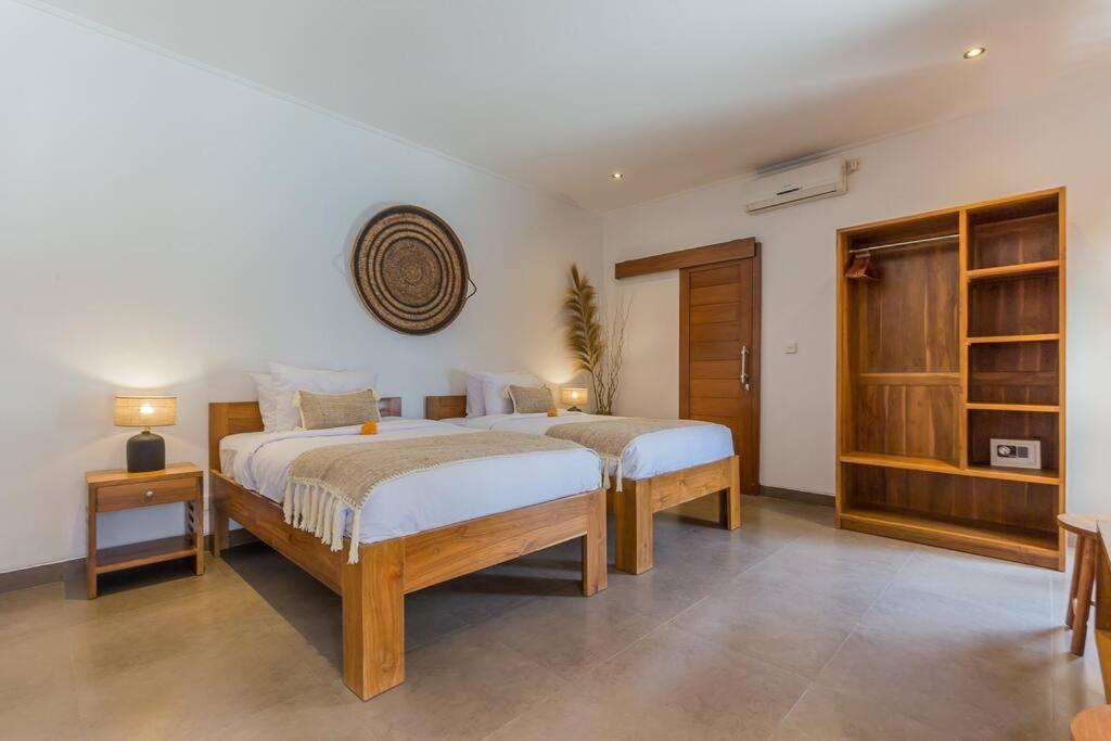 Lima - 5 Bdrs, Bbq, Living With Ac And Private Pool Seminyak (Bali)