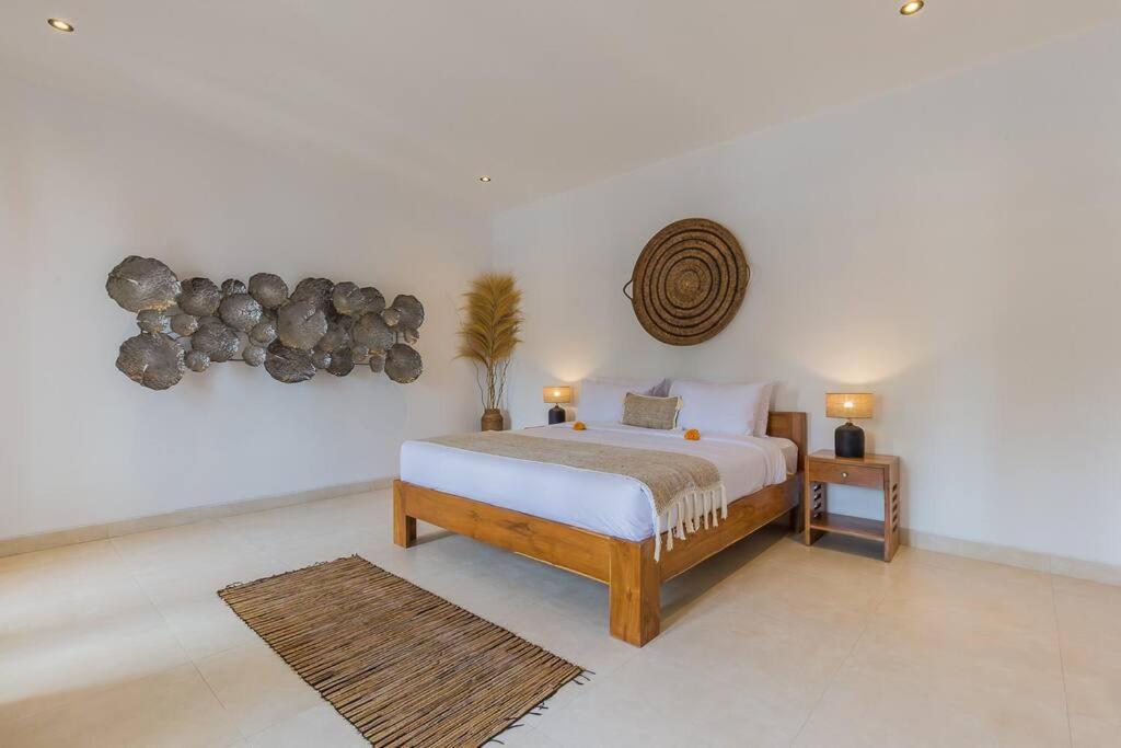Lima - 5 Bdrs, Bbq, Living With Ac And Private Pool * Seminyak (Bali)