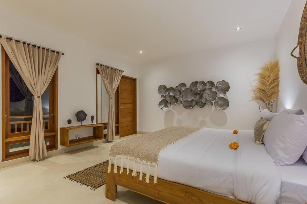 Villa Lima - 5 Bdrs, Bbq, Living With Ac And Private Pool