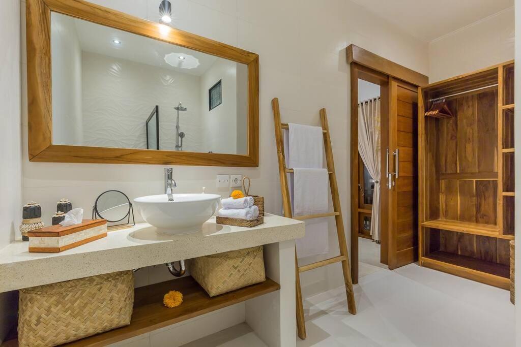 Lima - 5 Bdrs, Bbq, Living With Ac And Private Pool