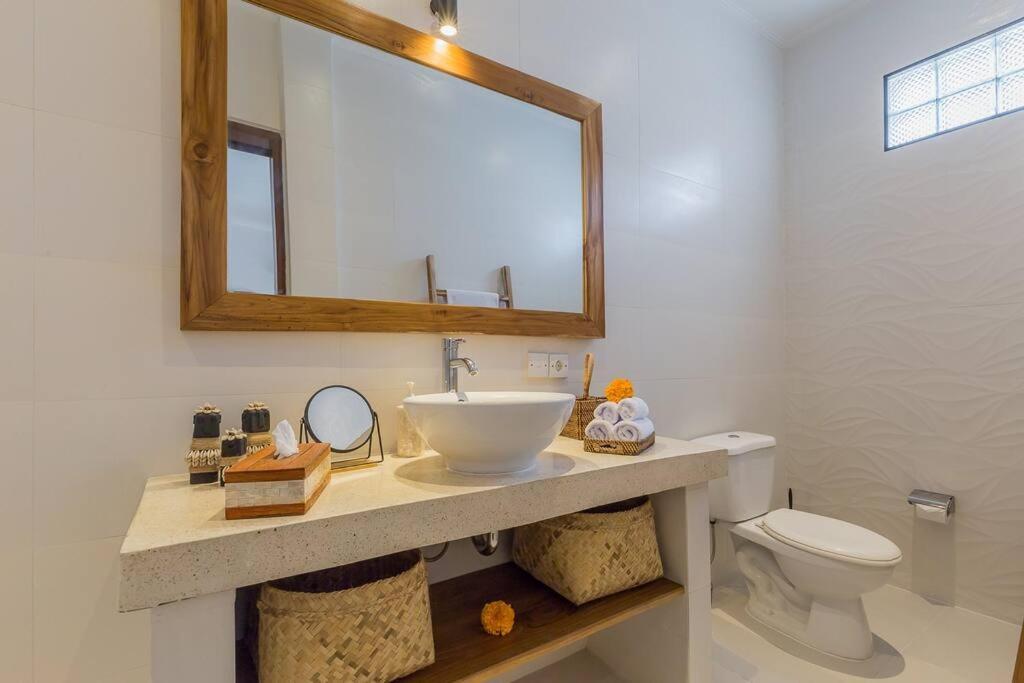 Lima - 5 Bdrs, Bbq, Living With Ac And Private Pool Villa Seminyak (Bali)