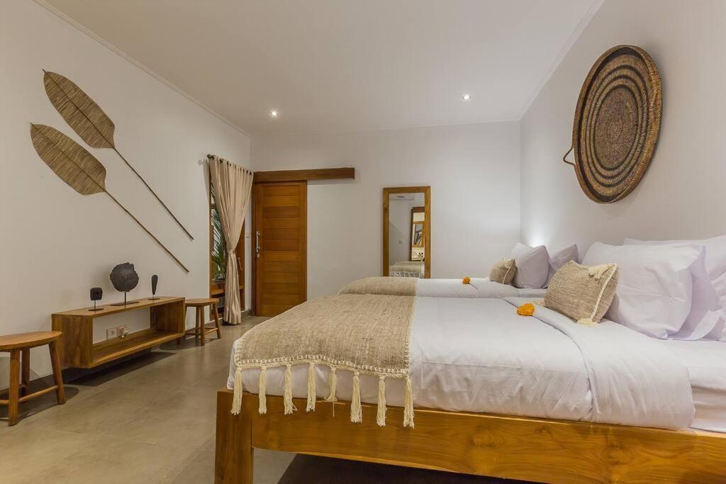 Lima - 5 Bdrs, Bbq, Living With Ac And Private Pool Villa
