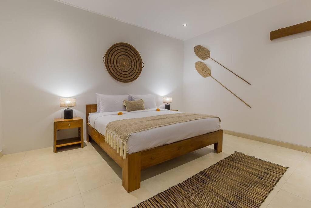 Lima - 5 Bdrs, Bbq, Living With Ac And Private Pool Villa *