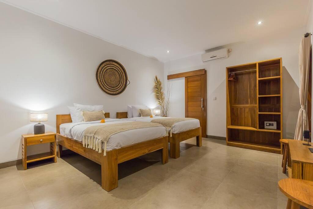 Lima - 5 Bdrs, Bbq, Living With Ac And Private Pool Villa *