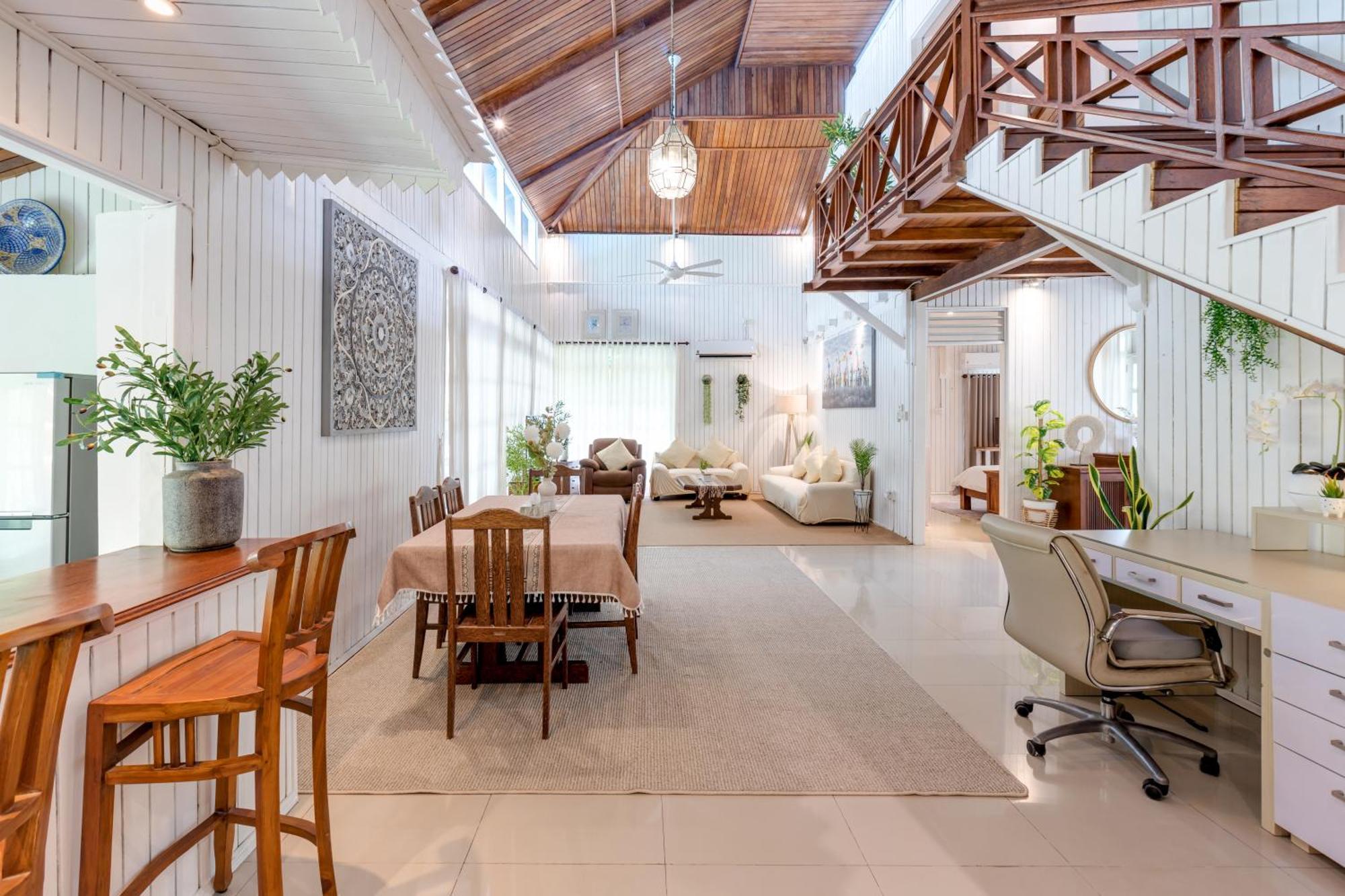 Vila Burung In Kashantee Village Seminyak (Bali)