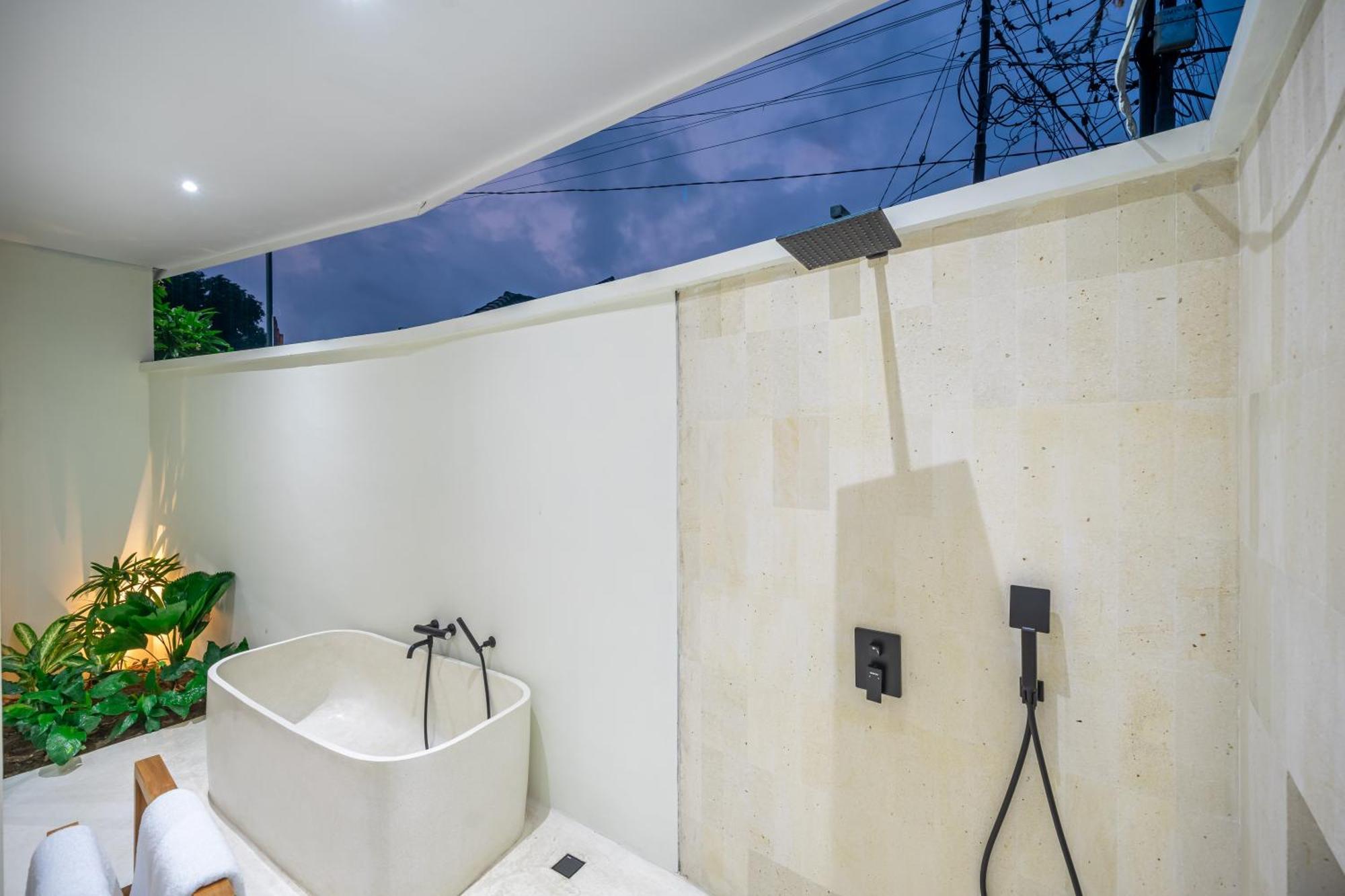 Skye Modern Luxury Unveiled 4br Villa *