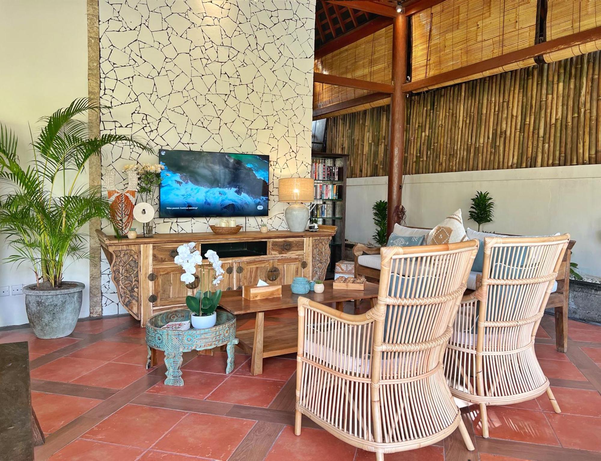 Nicole 5br Paradise, Quiet Area In Oberoi Villa *