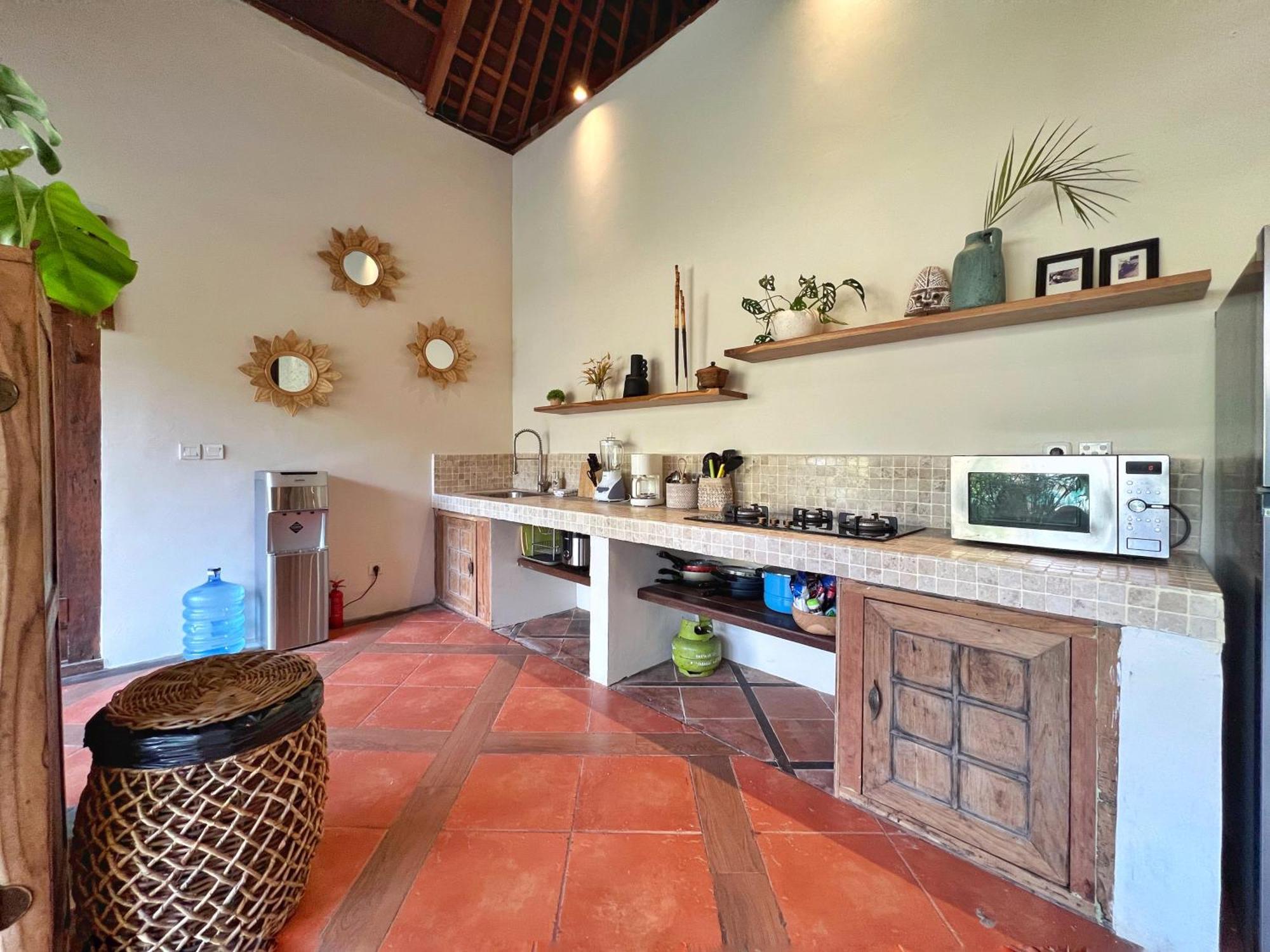 Nicole 5br Paradise, Quiet Area In Oberoi