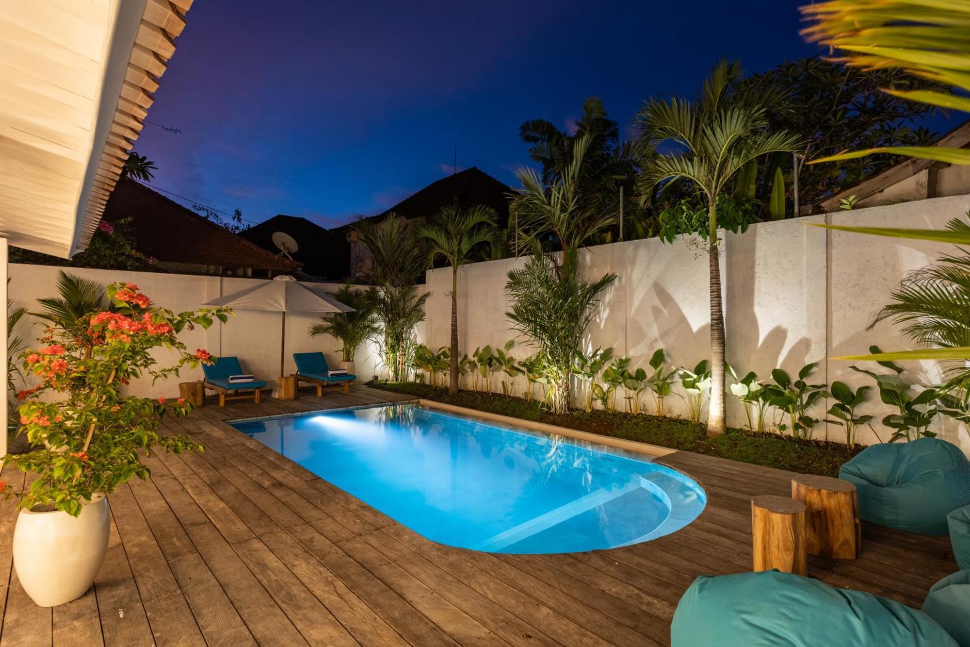 2 Bdr Villa, Walking Distance To Beach.