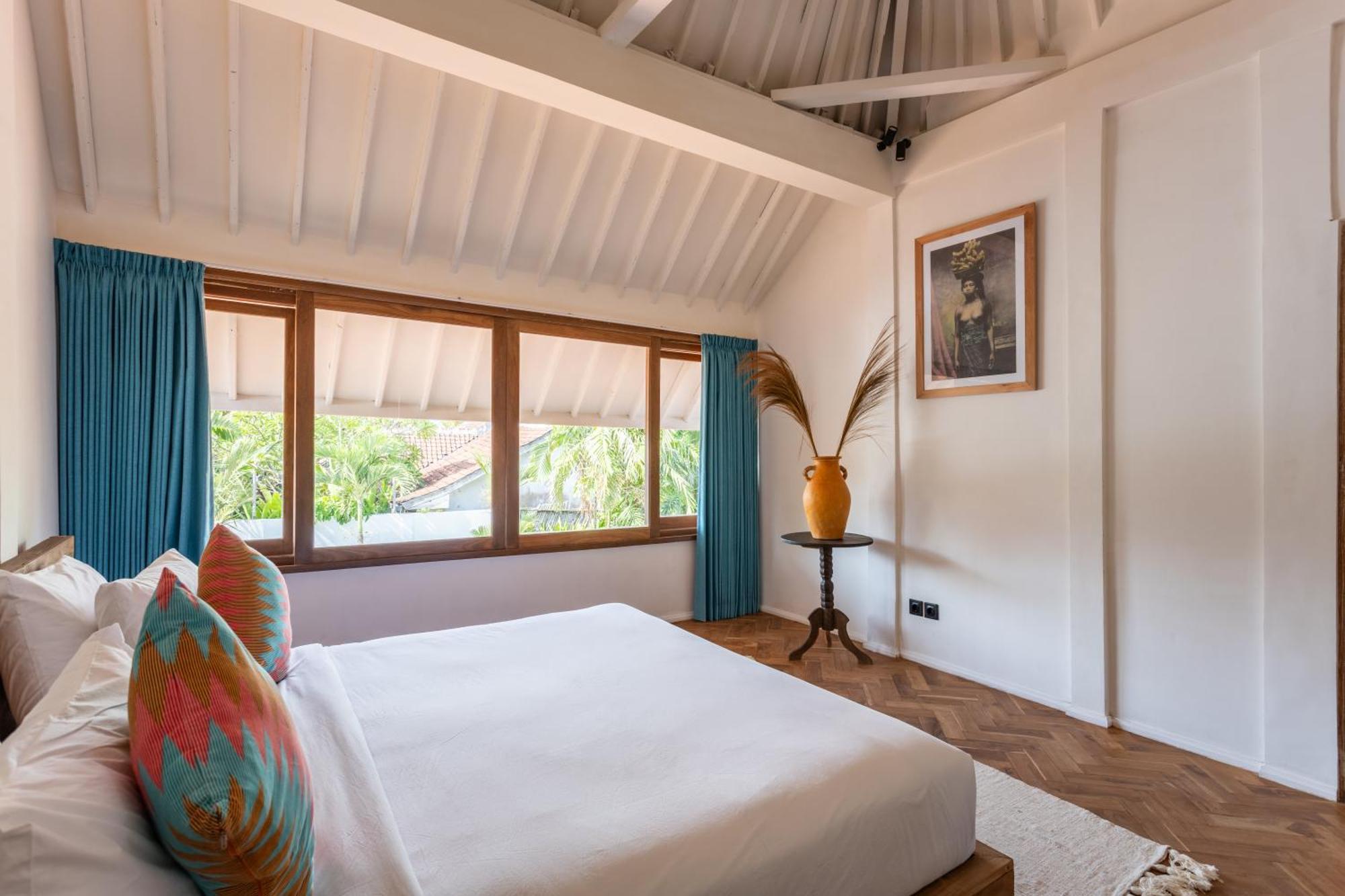 Villa 2 Bdr Villa, Walking Distance To Beach. *