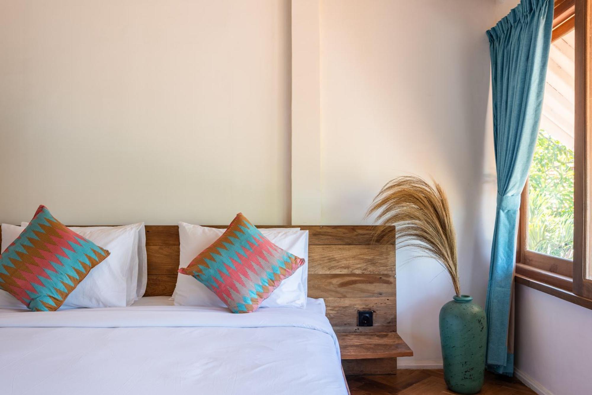 2 Bdr Villa, Walking Distance To Beach. Villa *