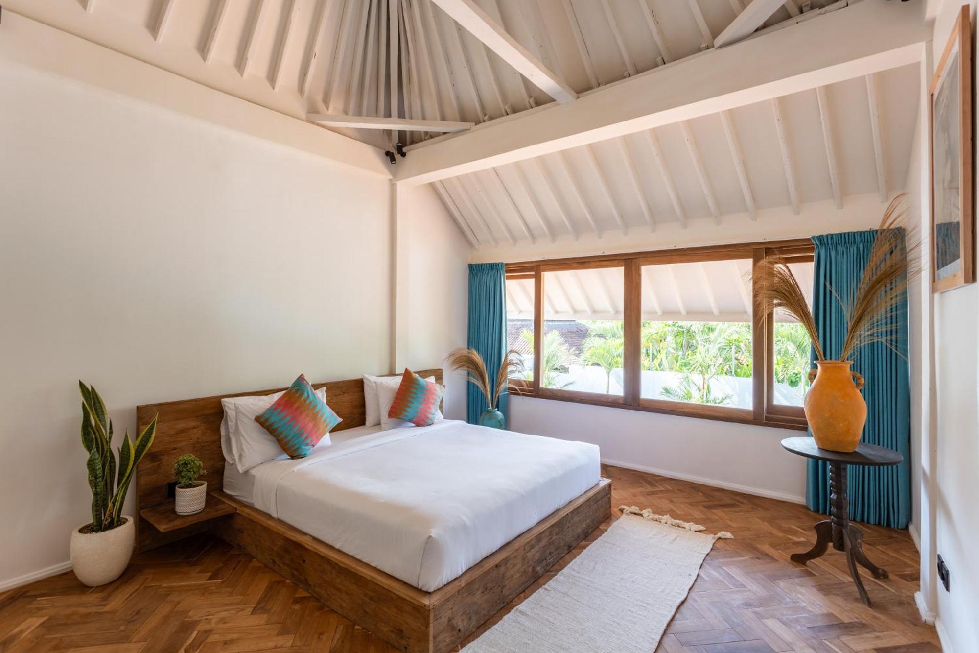 2 Bdr Villa, Walking Distance To Beach. Villa *