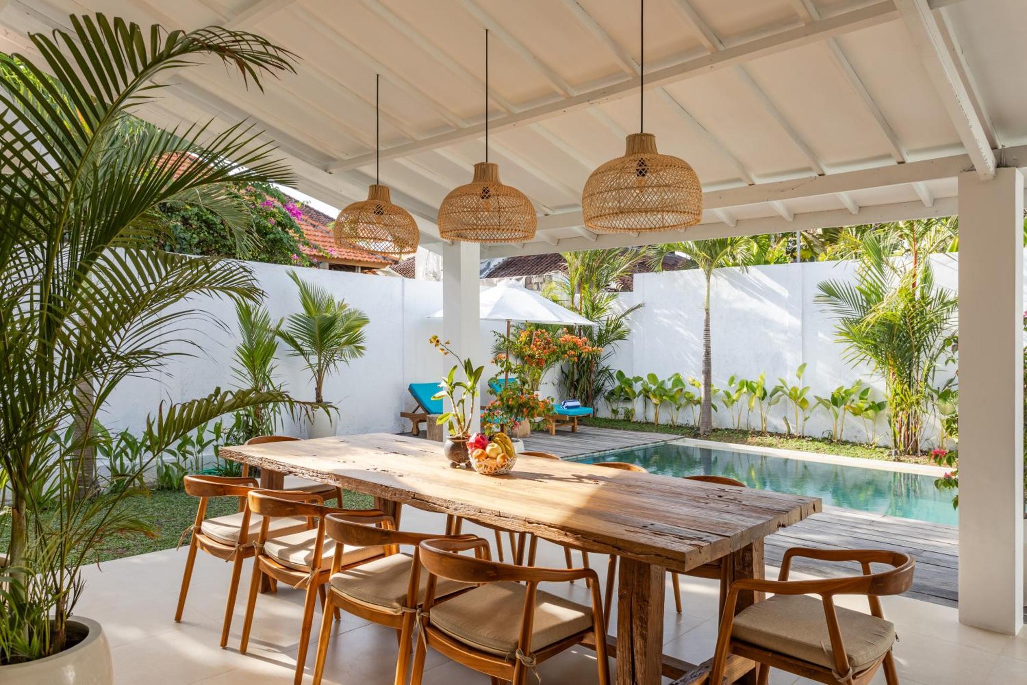 2 Bdr Villa, Walking Distance To Beach. Villa