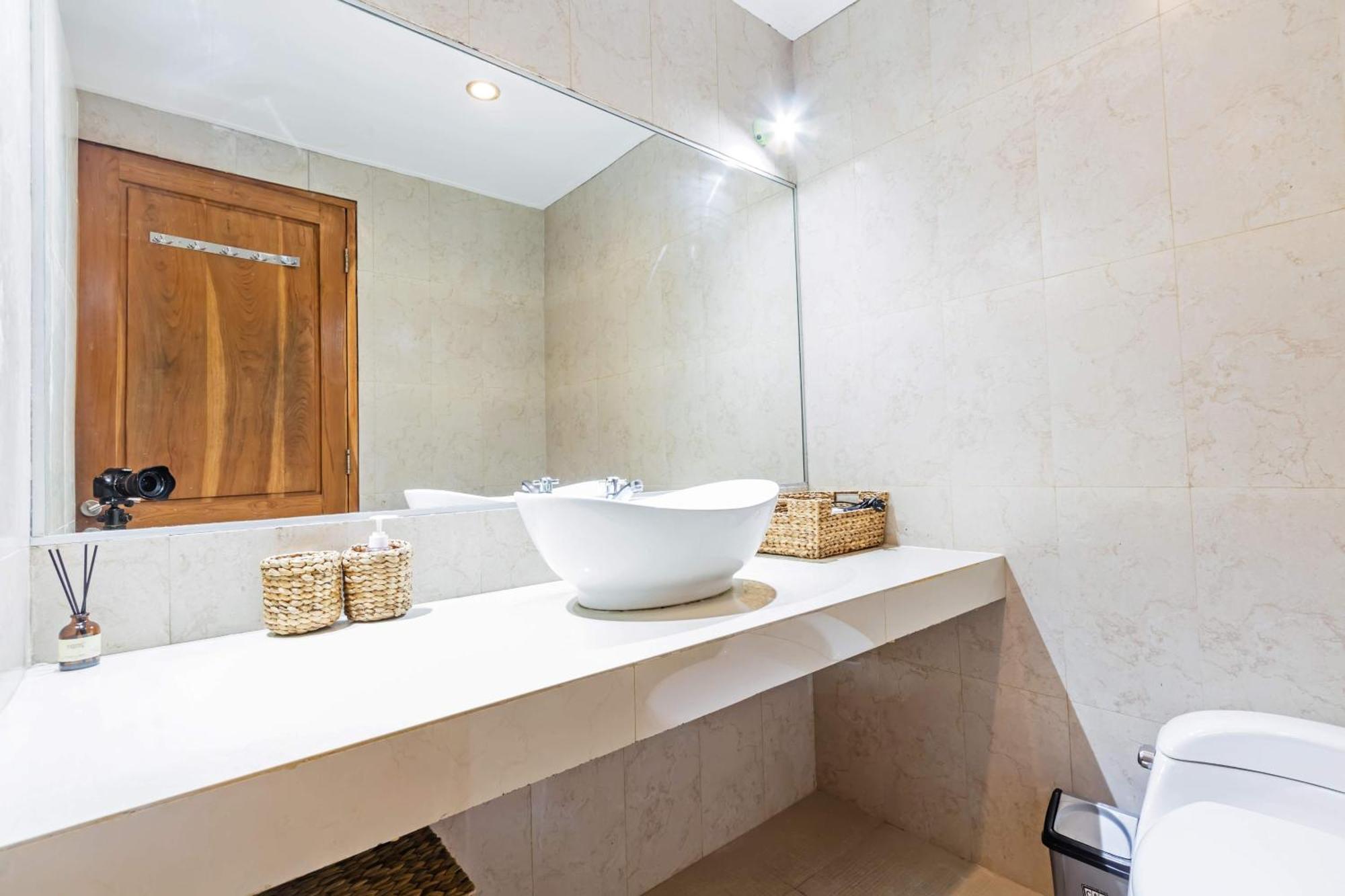 Adorable 1br In The Herat Of *