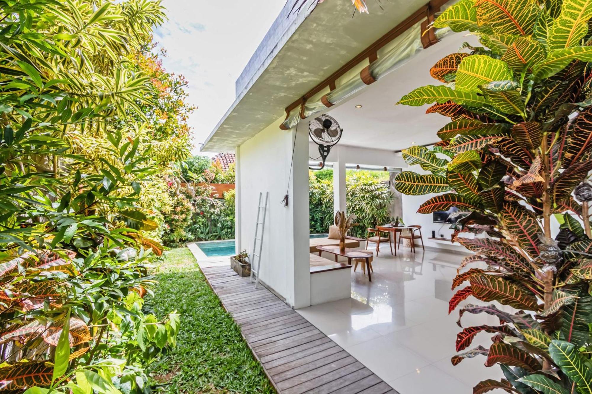 Villa Adorable 1br In The Herat Of Seminyak (Bali)