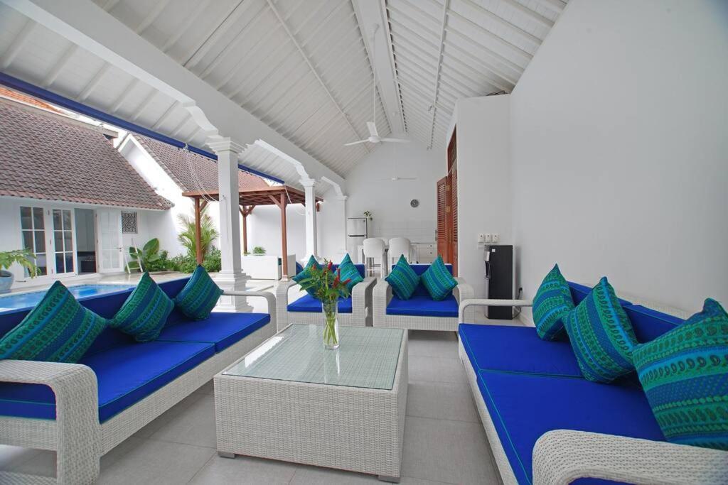 Charming 2br Ley 66 Walking To Shops&beach *