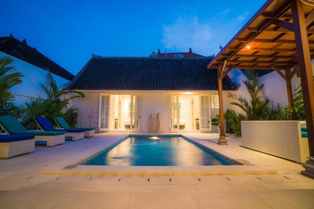Vila Charming 2br Ley 66 Walking To Shops&beach Seminyak (Bali)
