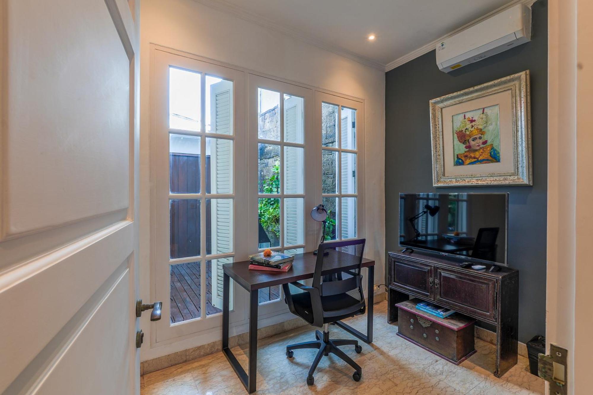 Villa Mosan House: Art-filled Gem Near & Square Seminyak (Bali)