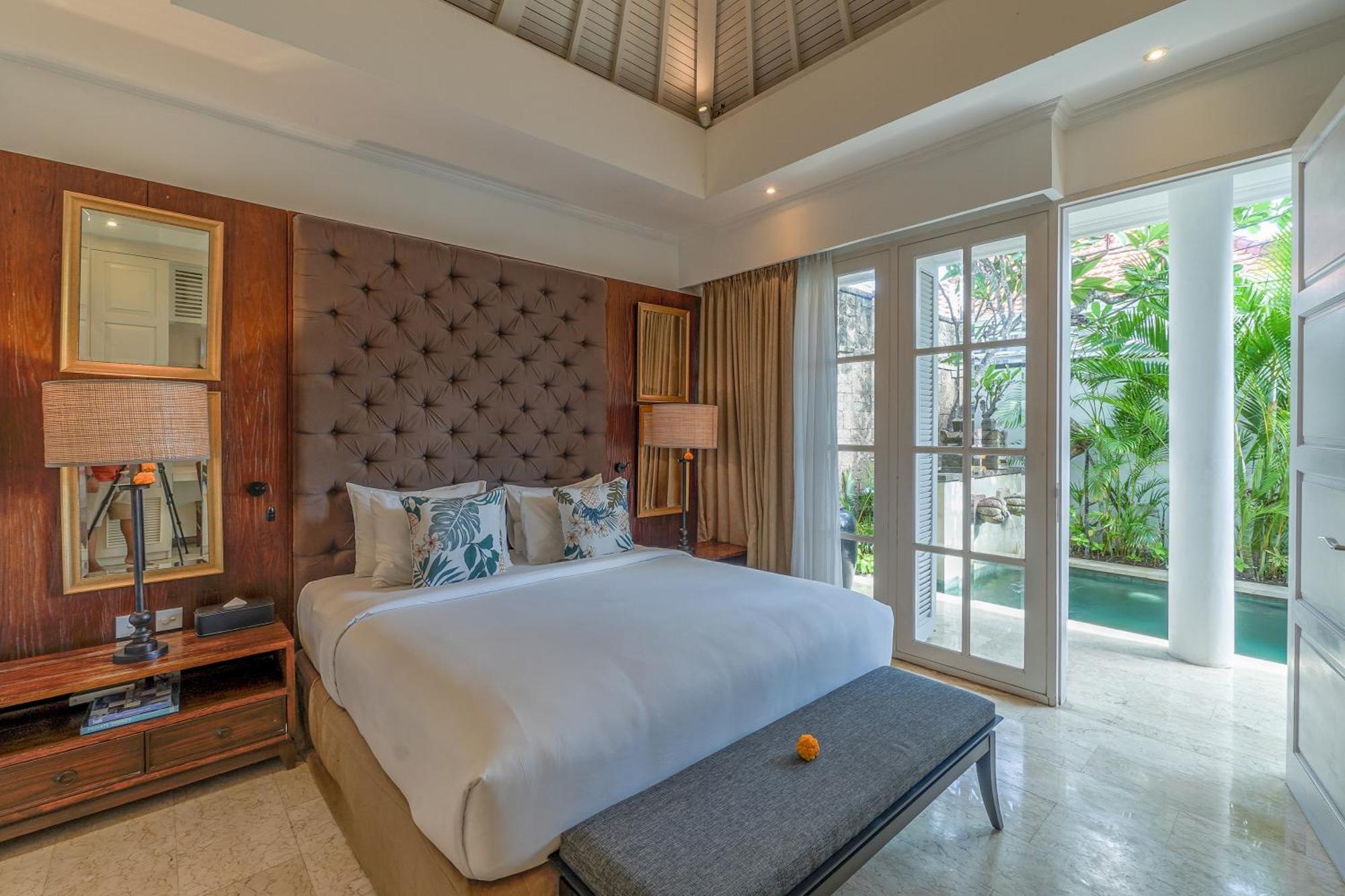 Mosan House: Art-filled Gem Near & Square Seminyak (Bali)
