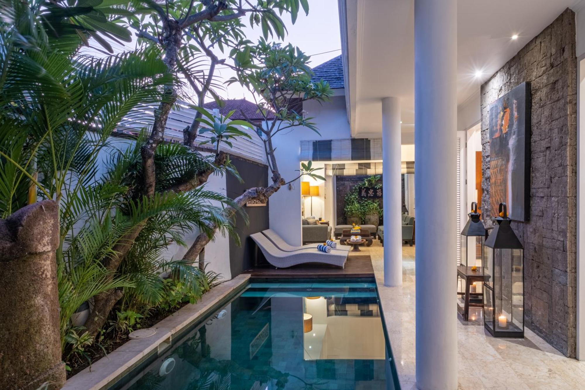 Villa Mosan House: Art-filled Gem Near & Square