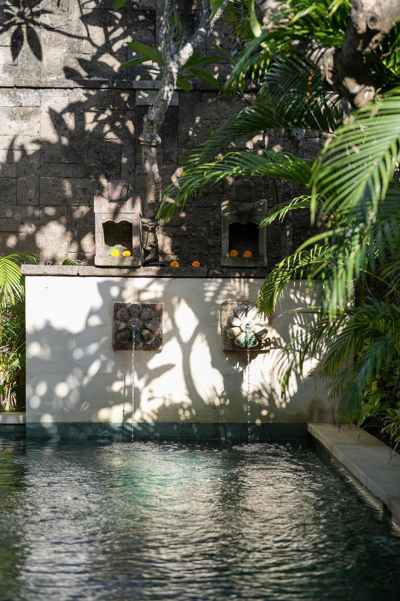 Mosan House: Art-filled Gem Near & Square *