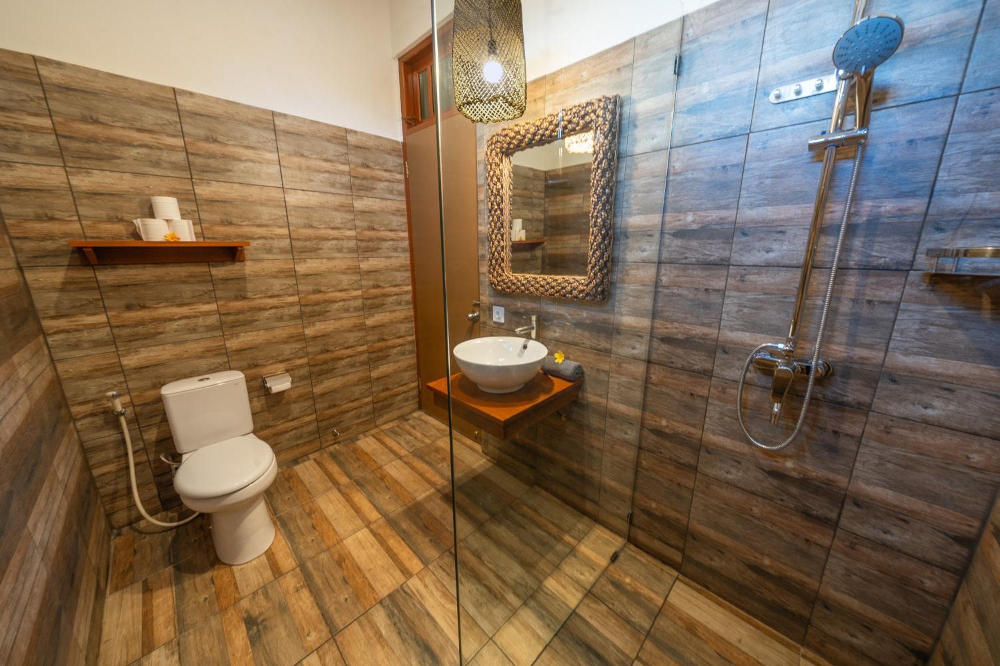 Wes - Legian - 5 Bedroom - 4 Bath - Location Villa Seminyak (Bali)