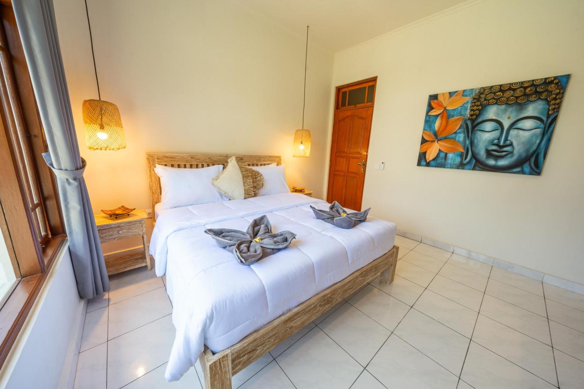 Wes - Legian - 5 Bedroom - 4 Bath - Location Villa