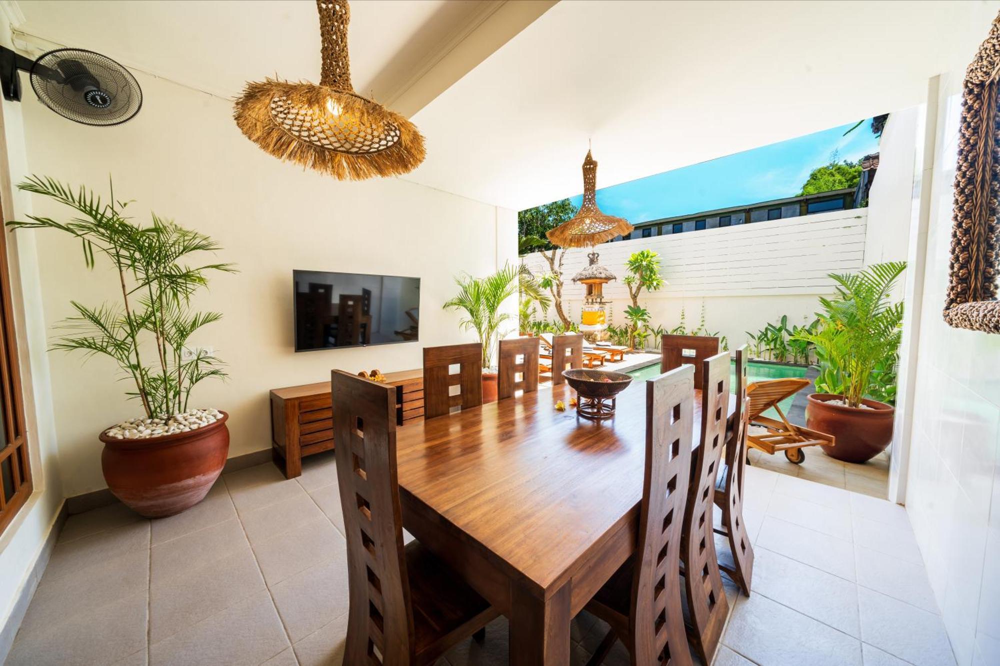Wes - Legian - 5 Bedroom - 4 Bath - Location Villa