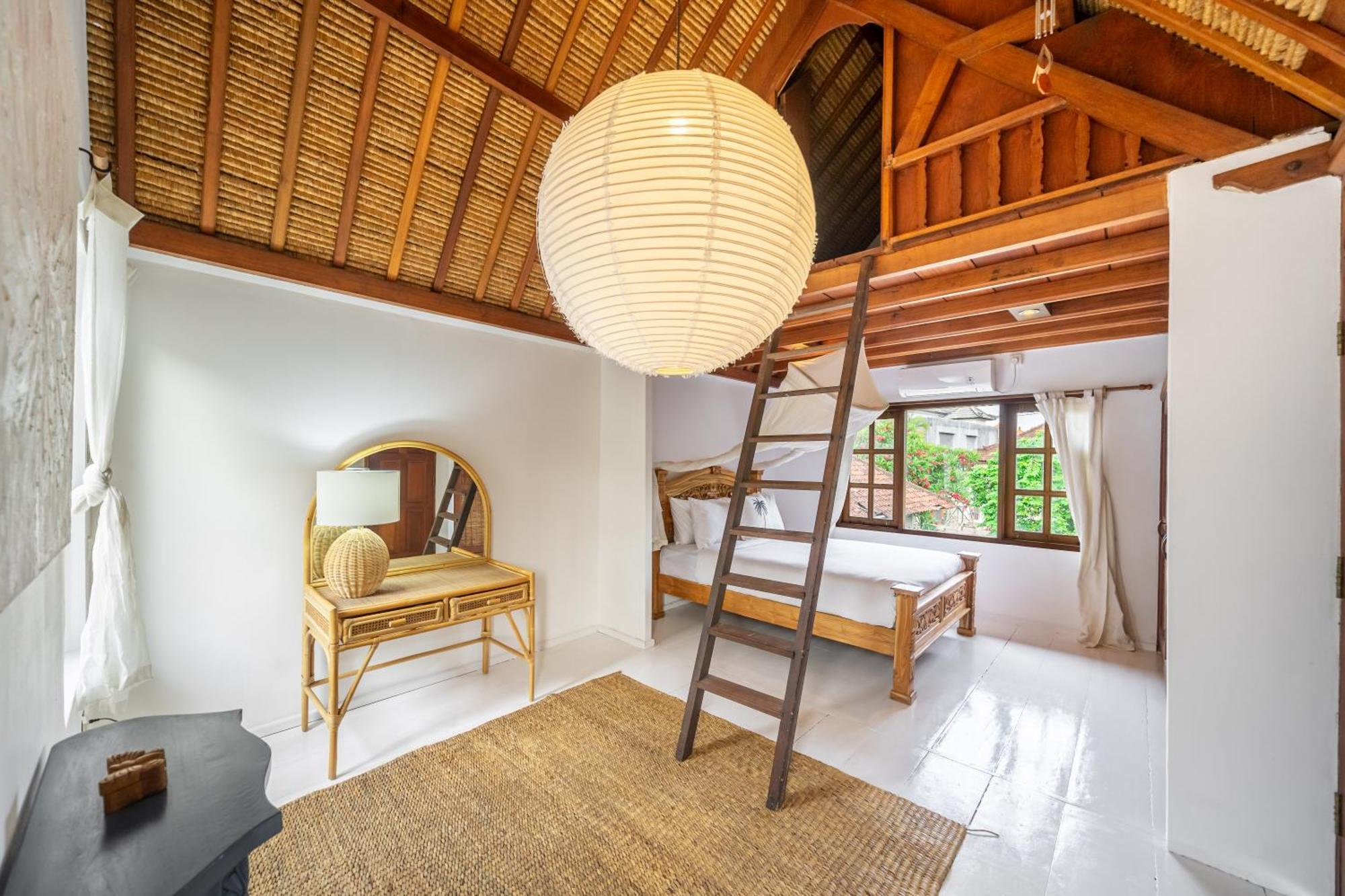 The Monroe Luxury 3-Bedroom Villa With Private Pool In Central Seminyak 900M To The Beach Seminyak (Bali)